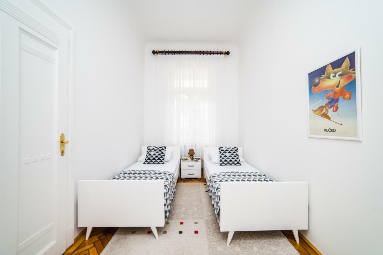 Apartment Spacious 3bdr With A Balcony In The Center! Sarajevo