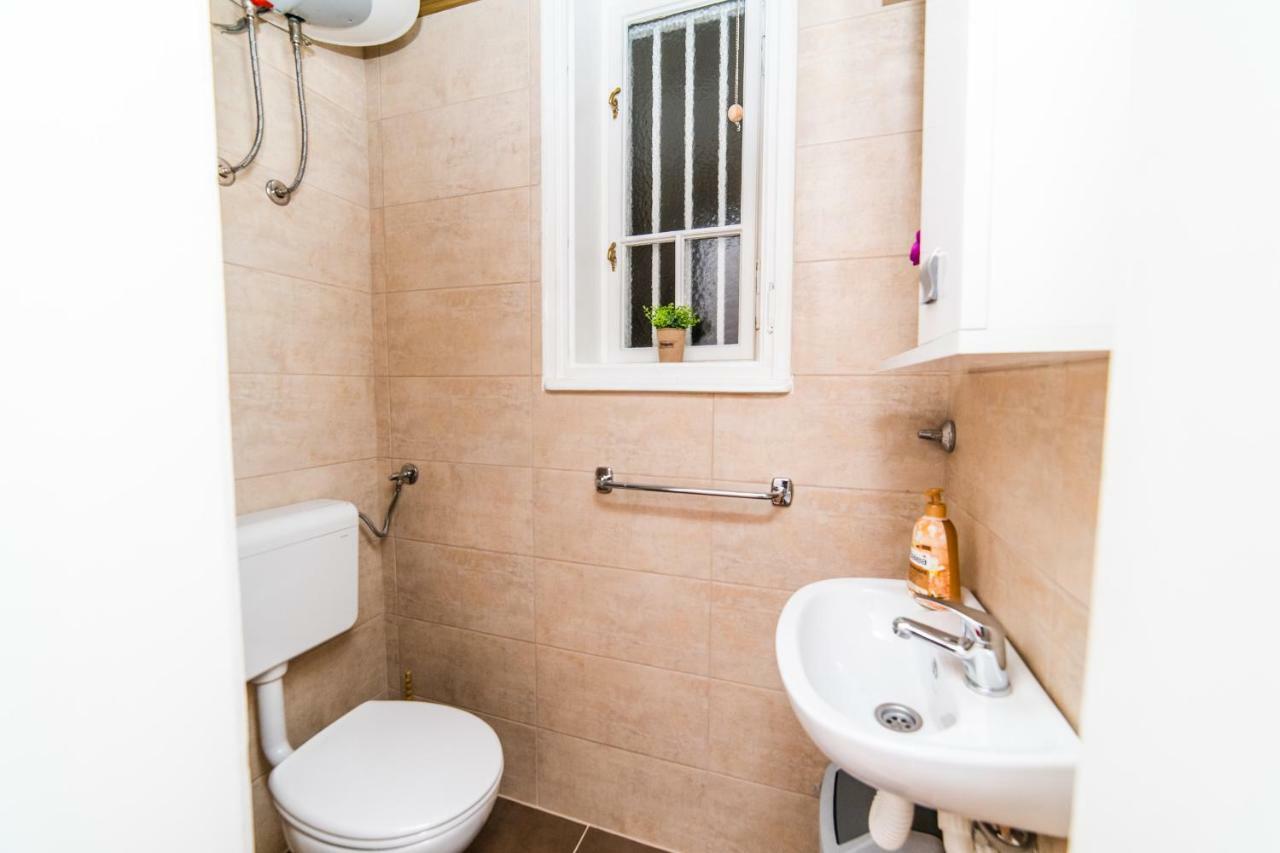 Apartment Spacious 3bdr With A Balcony In The Center! Sarajevo