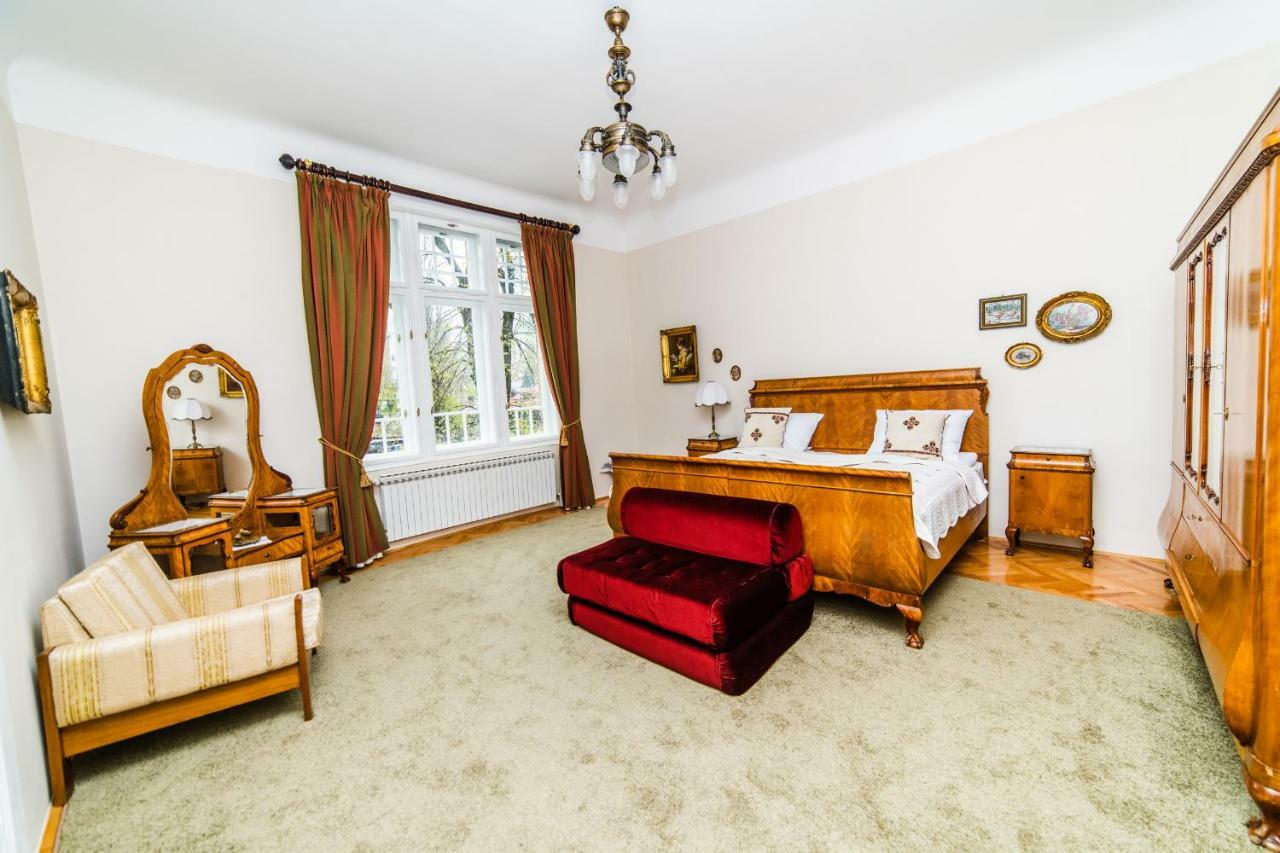 Spacious 3bdr With A Balcony In The Center! Apartment