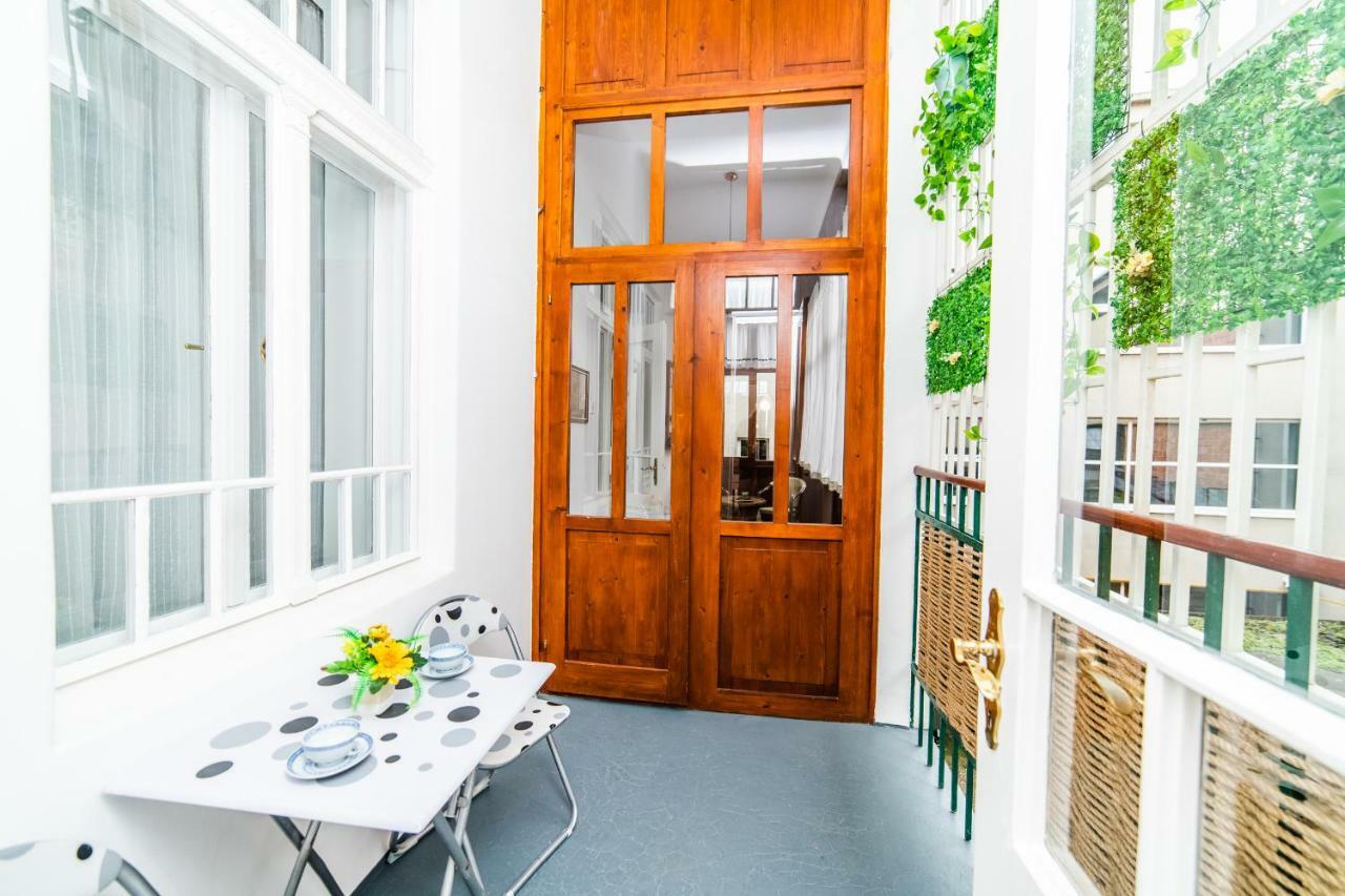 Spacious 3bdr With A Balcony In The Center! * Sarajevo