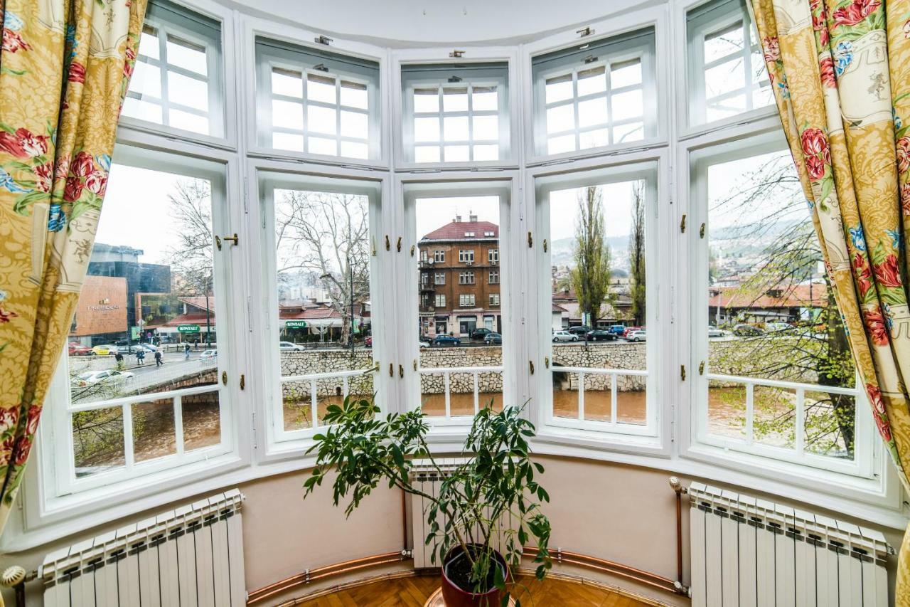 Apartment Spacious 3bdr With A Balcony In The Center! Sarajevo